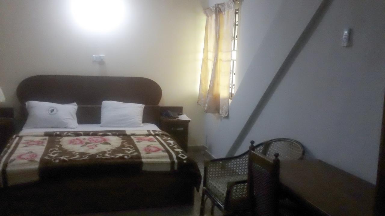 Mama Lee'S Lodge Yamoransa ภายนอก รูปภาพ