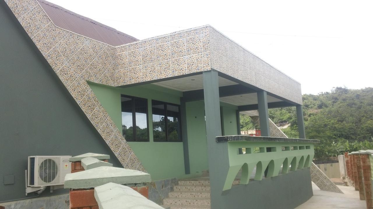 Mama Lee'S Lodge Yamoransa ภายนอก รูปภาพ