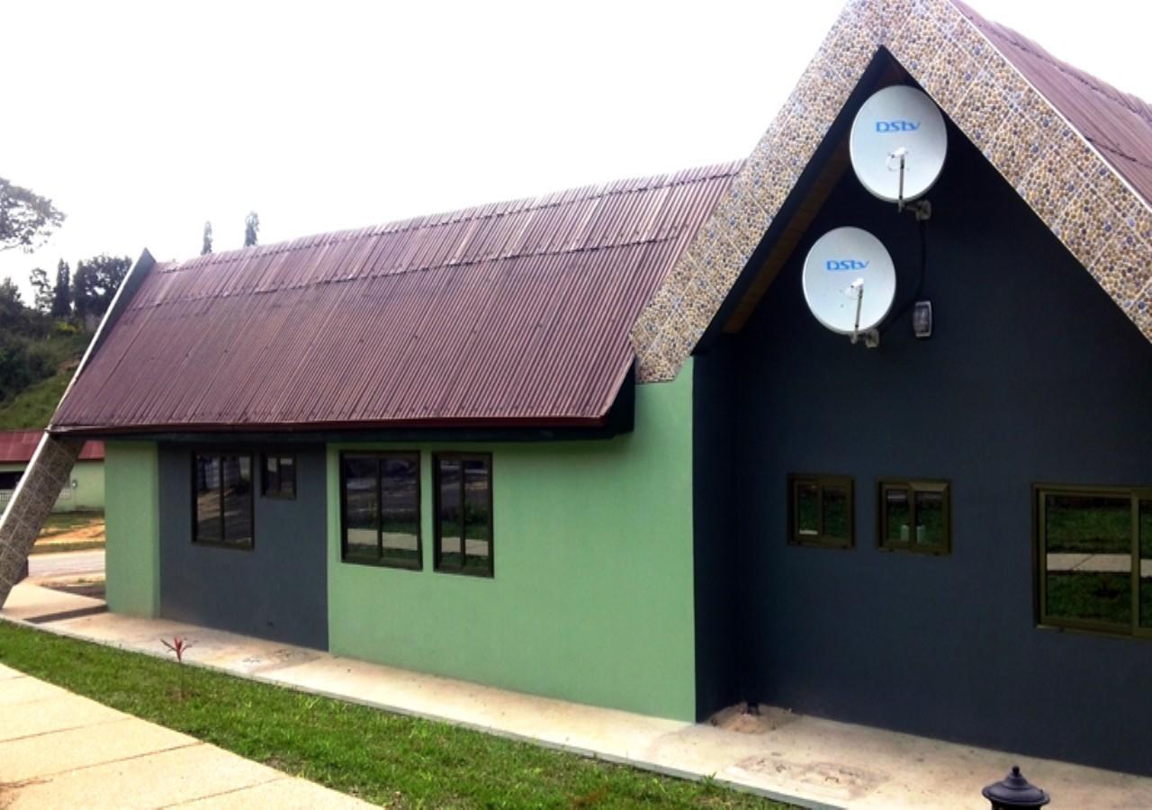 Mama Lee'S Lodge Yamoransa ภายนอก รูปภาพ